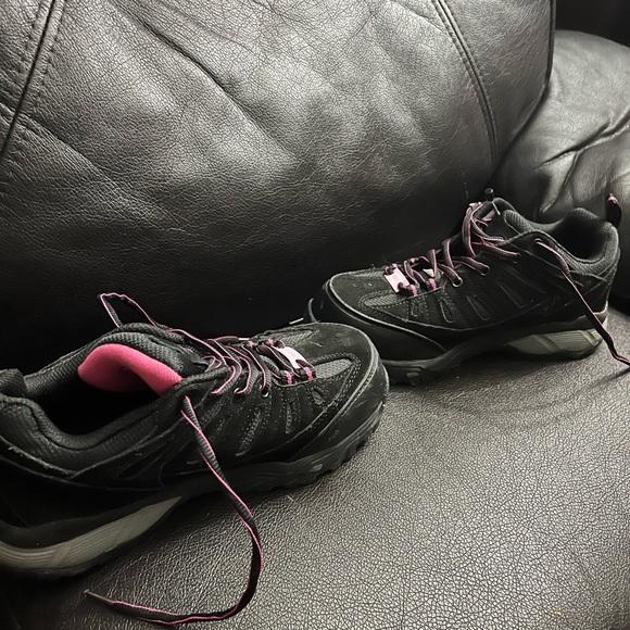 Woman’s size 7 steel toe work shoes - Picture 4 of 8